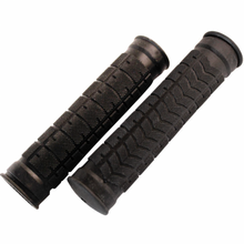 Load image into Gallery viewer, Clarks D1 Grips with Built Bar Ends (Black)