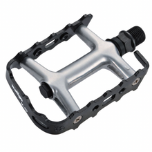 Load image into Gallery viewer, Wellgo M20 - 9/16&quot; Alloy ATB/Trekking Sealed Pedal in Black