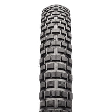Load image into Gallery viewer, Maxxis Creepy Crawler Tyre tread pattern