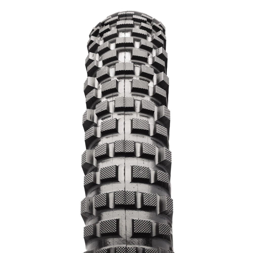 Maxxis Creepy Crawler Tyre rear tread pattern