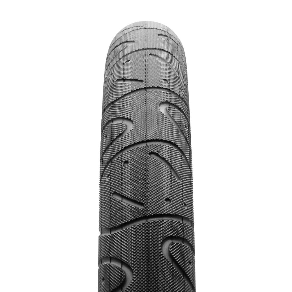 Maxxis Hook Worm Tyre Tread pattern